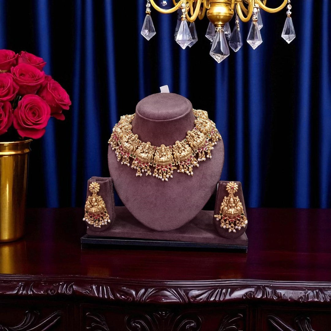 Lakshmi Vilas Set