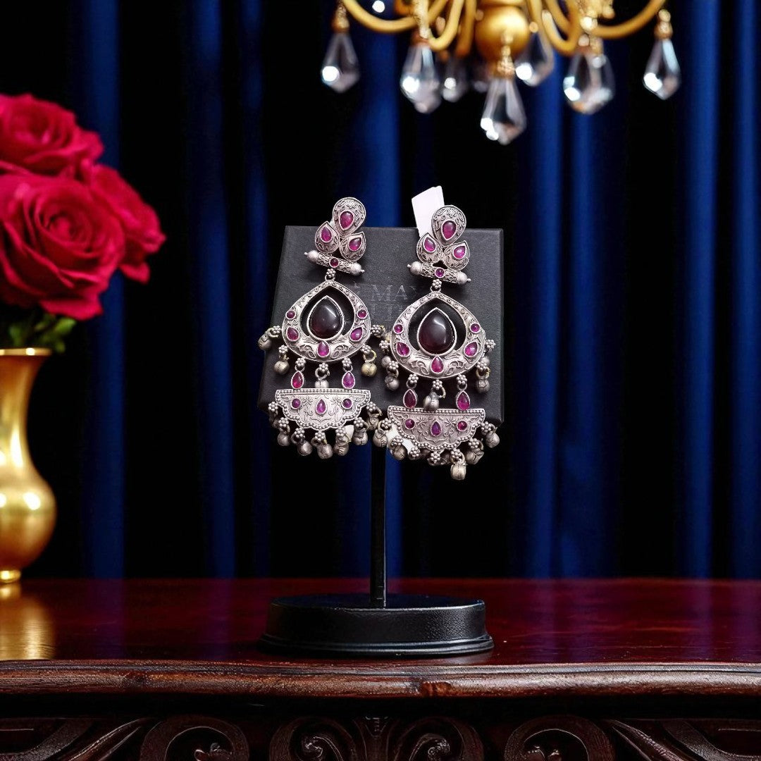 Large teardrop centerpiece